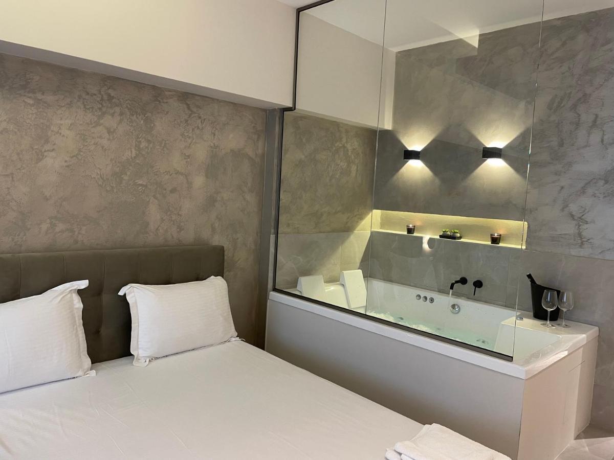 Jacuzzi Suite Ladadika Thessalonique Extérieur photo
